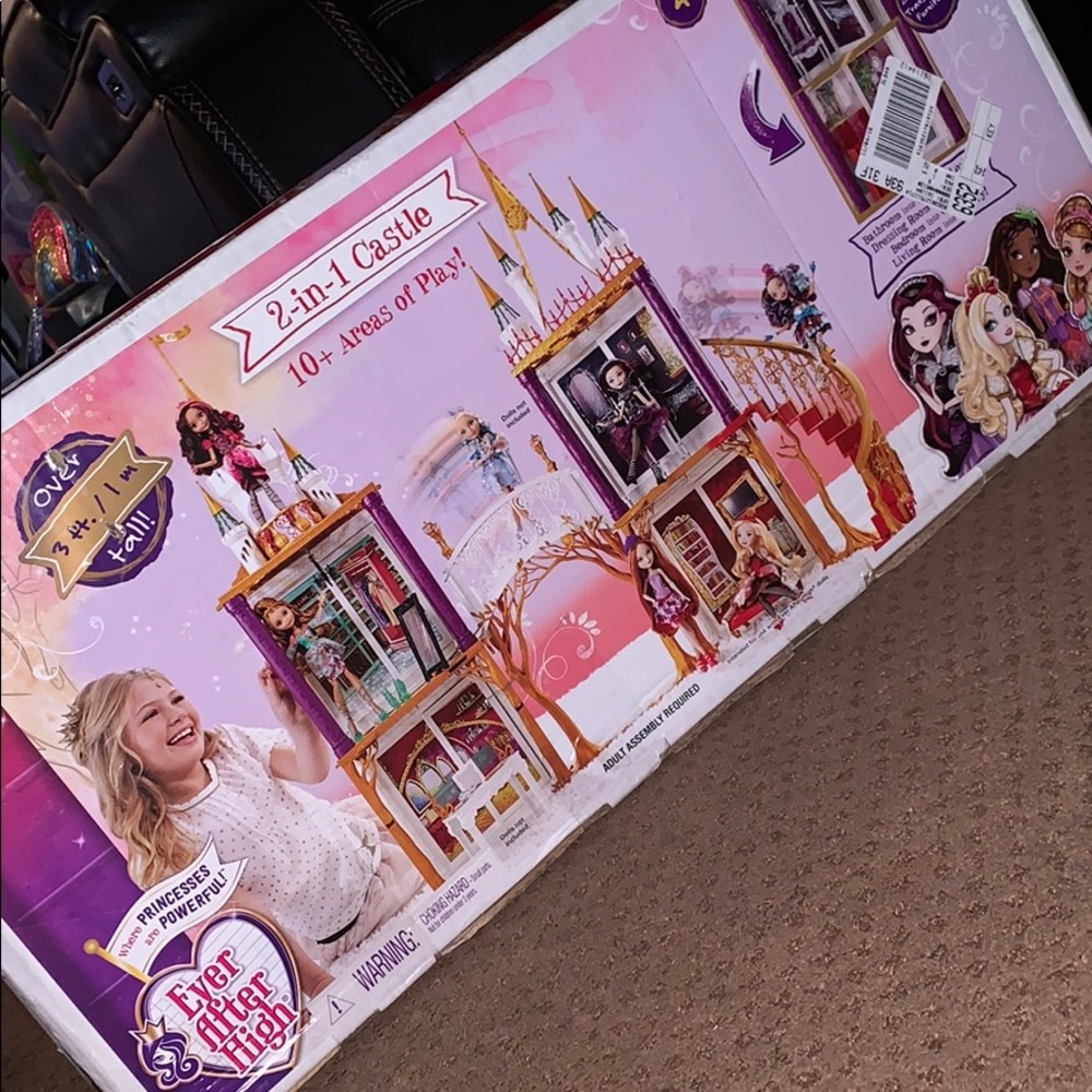 Ever after high 2 in 1 castle to school